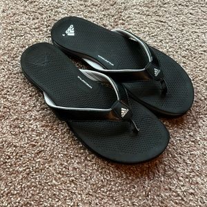 Adidas cloud sandals